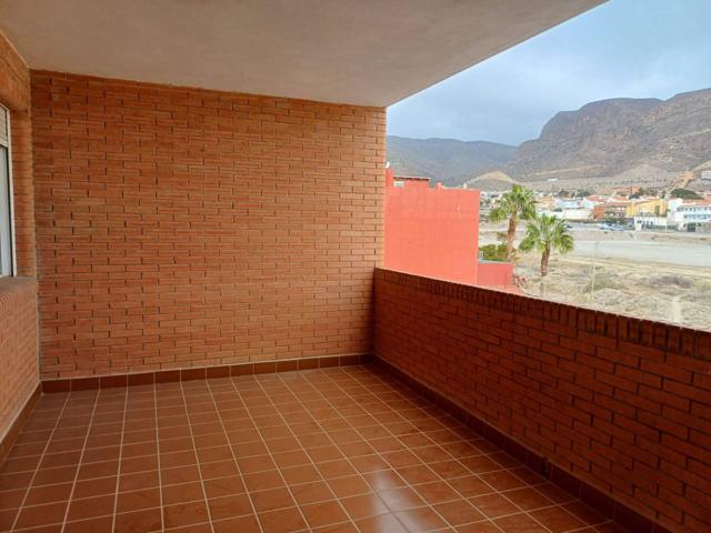 SE VENDE AMPLIO APARTAMENTO DE DOS DORMITORIOS photo 0