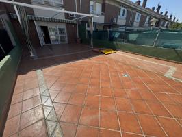 CHALET ADOSADO EN LAGUNA PARK- PARLA photo 0