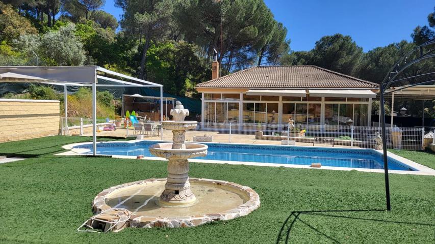 Tu refugio en la sierra de Córdoba: chalet con piscina y terraza acristalada photo 0