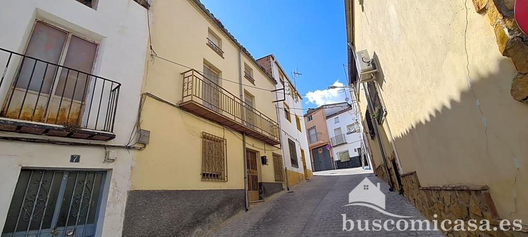 Procedente de entidad bancaria. Vivienda a reformar, en calle Colon de Villanueva del Arzobispo. photo 0
