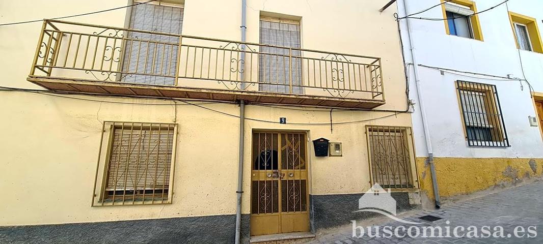 Procedente de entidad bancaria. Vivienda a reformar, en calle Colon de Villanueva del Arzobispo. photo 0