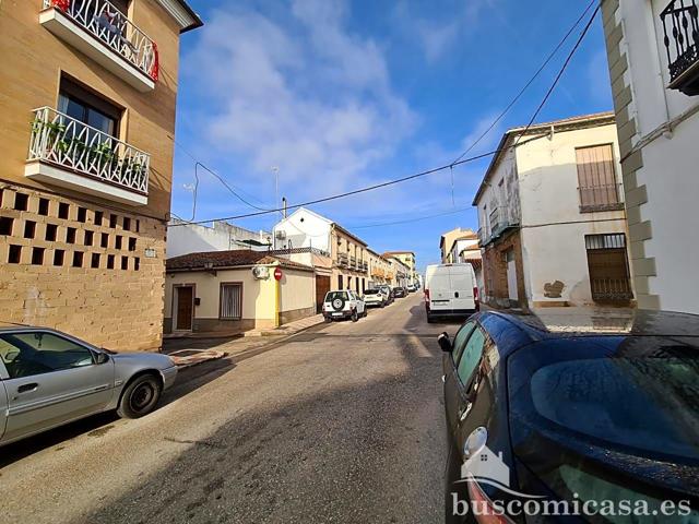 Extraordinario local comercial en Calle Ondeanos de La Carolina, esquina calle Numancia. photo 0