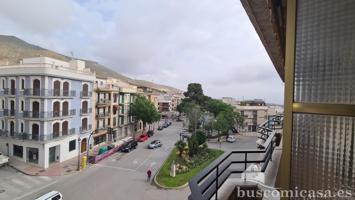 En Jódar-Paseo. Amplia vivienda exterior con ascensor y trastero. photo 0