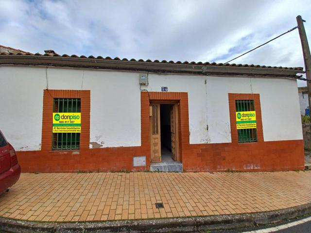 Unifamiliar Pareada En venta en Cáceres photo 0