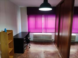 Se alquila HABITACIÓN en piso compartido en C-Núñez de Guzmán photo 0