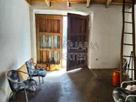 Se vende CASA INDEPENDIENTE con patio en Palanquinos photo 0