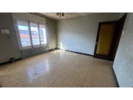 Piso en venta en Sant Vicenç de Castellet photo 0