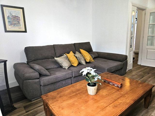 SE ALQUILA PISO DE TRES HABITACIONES CON GARAJE EN EL CENTRO DE LA LAGUNA photo 0