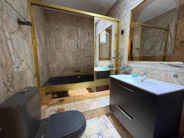 Piso en venta en Madrid de 63 m2 photo 0