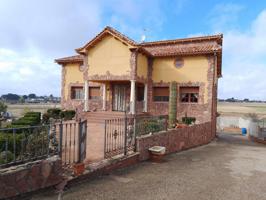 CHALET EN VENTA CALLE DE LOS LIRIOS photo 0