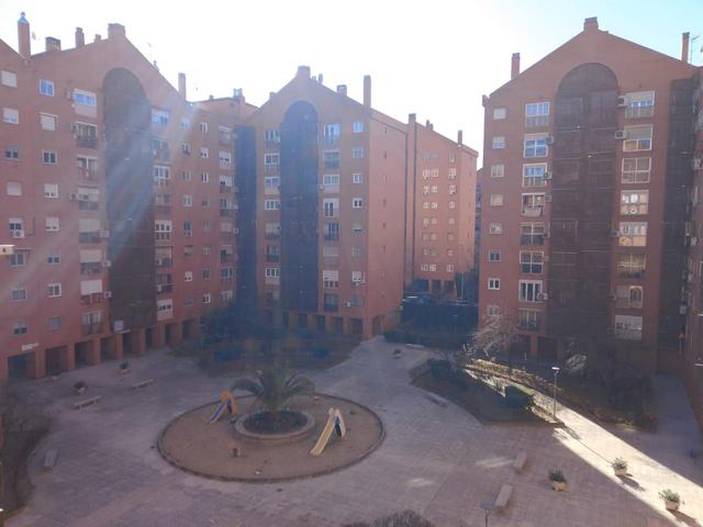 Piso en venta en Madrid de 87 m2 photo 0