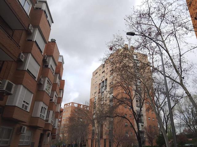 Piso en venta en Madrid de 87 m2 photo 0