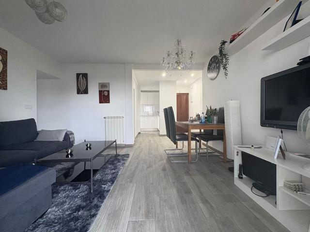 Piso en venta en Móstoles de 74 m2 photo 0