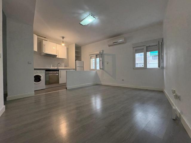Piso en venta en Madrid de 49 m2 photo 0