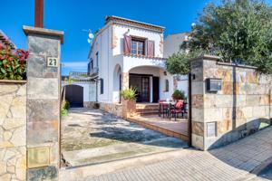 Villa En venta en L'Escala photo 0