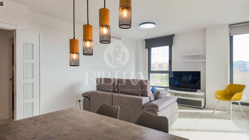 Piso En alquiler en Malilla photo 0