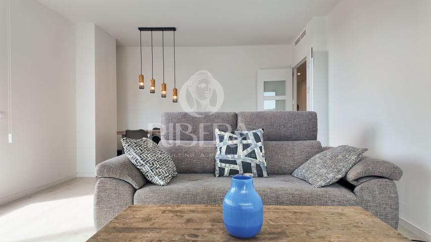 Piso En alquiler en Malilla photo 0