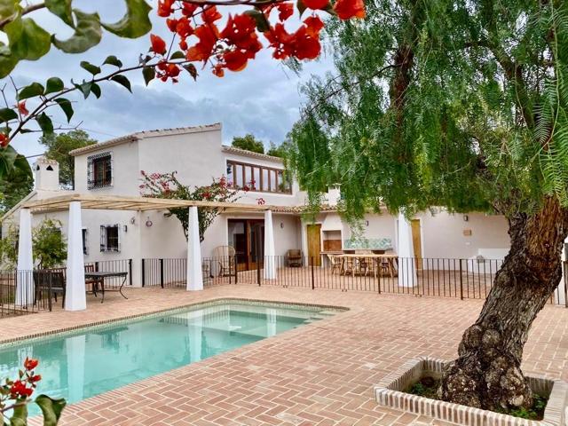 Villa En venta en L'Alfàs del Pi photo 0