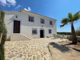 Villa En venta en La Nucia photo 0