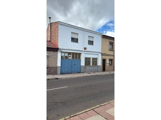 VENTA DE NAVE CON CASA photo 0