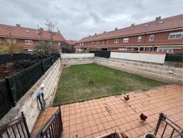 CHALET PAREADO EN SAN ANDRES DEL RABANEDO ZONA PISCINAS photo 0