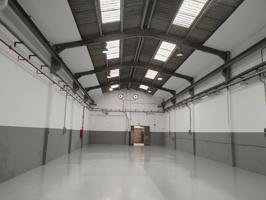 NAVE EN PARC EMPRESARIAL **DISPONIBLE EN JUNIO 2025** photo 0