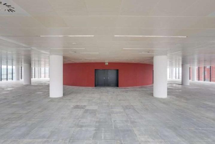 OFICINA EN ALQUILER photo 0