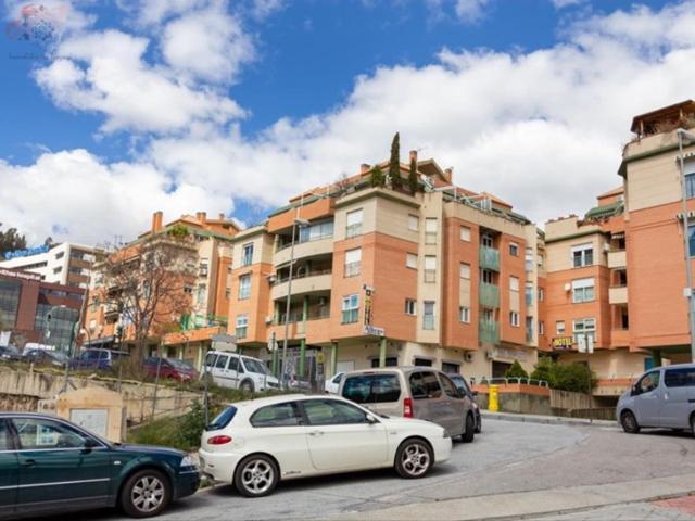  Ático En venta en Granada photo 0