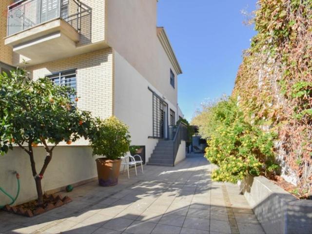 Unifamiliar Separadas En venta en Granada photo 0