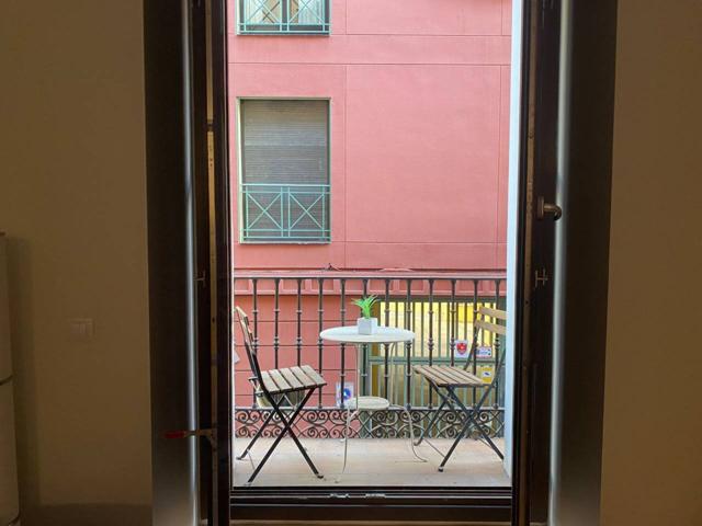 Piso en alquiler en Plaza San Jacinto photo 0