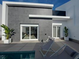 MARAVILLOSA VILLA EN ROLDAN photo 0