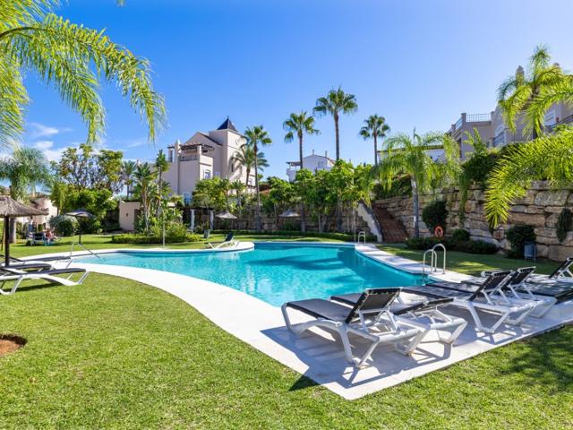 Casa En venta en Estepona photo 0