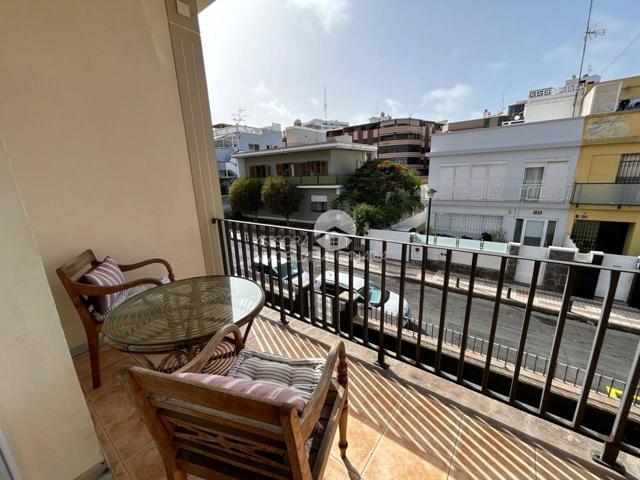 Apartamento con Terraza en Ciudad Jardin photo 0