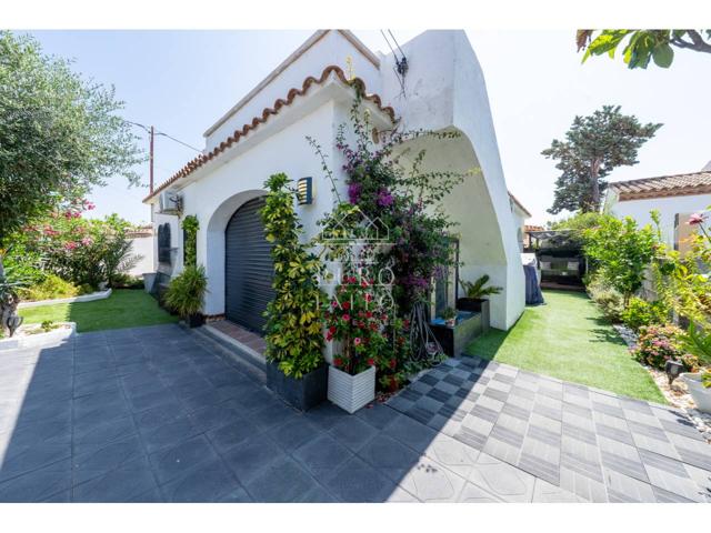 Casa independiente con encanto mediterráneo y jardín privado en Miami Playa photo 0