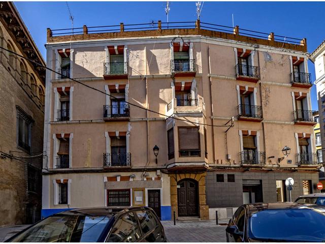 En Calatayud, cabeza comarcal. Municipio independiente situado a 87 m2 de Zaragoza y bien comunicado con otras grandes c photo 0