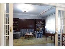Excelente vivienda con garaje cerrado y trastero photo 0