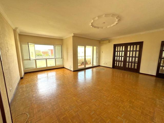 Magnífico piso señorial en Bahía Blanca-Espacio, luz y exclusividad photo 0