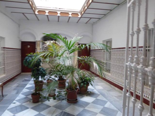 Vivienda amplia junto a iglesia San Lorenzo photo 0