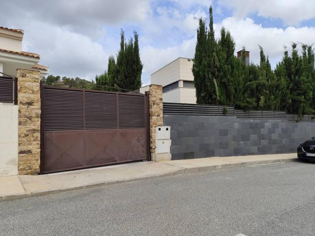 VENTA DE CHALET EN URBANIZACION MONTEPINAR ( EL ESPARRAGAL) photo 0