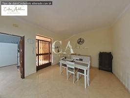 PRECIOSO BAJO CON PATIO photo 0