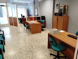 Local En venta en Terrassa photo 0
