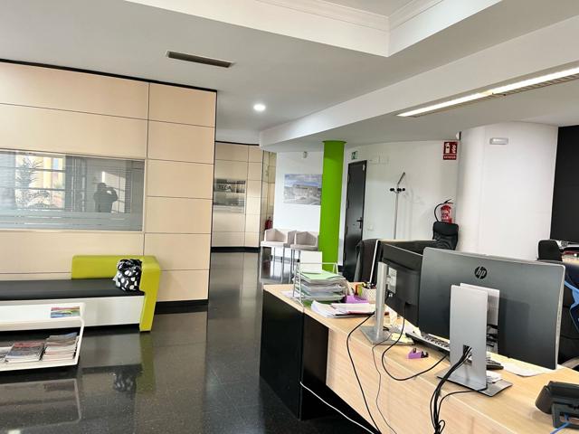 Oficina En alquiler en Mollet del Vallès photo 0