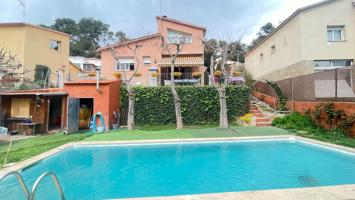 Villa En venta en Vacarisses photo 0