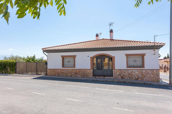 Villa En venta en Guadix photo 0