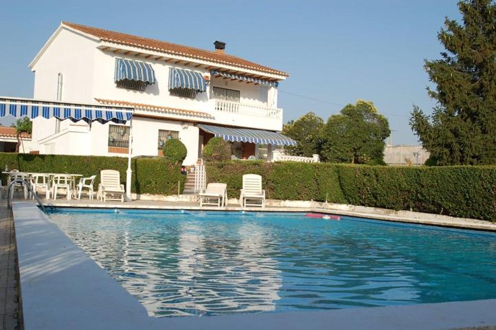 Villa En venta en Guadix photo 0