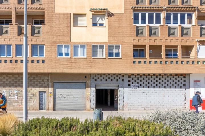 Local En venta en Guadix photo 0