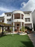 Villa En venta en Siles photo 0