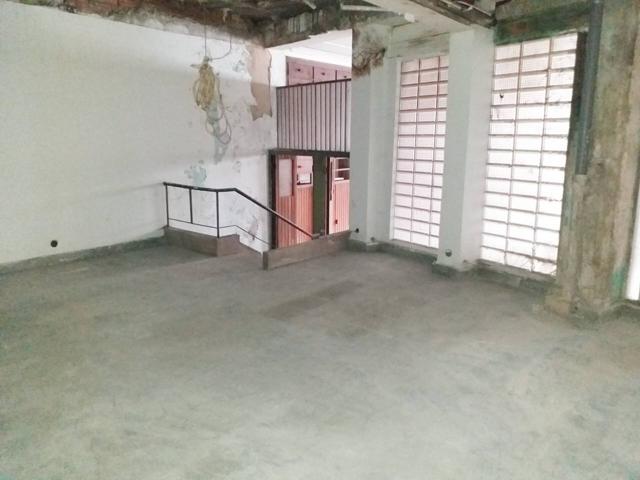 local centro con cabrete photo 0