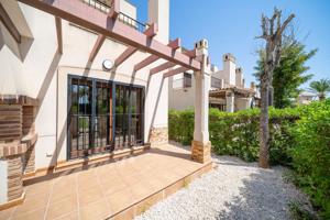 Bungalow pareado de 3 dormitorios con jardín y pisicna comunitaria photo 0