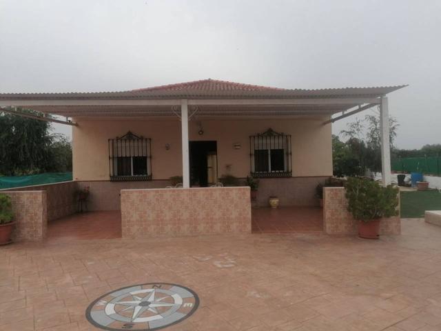 Villa En venta en Carmona photo 0